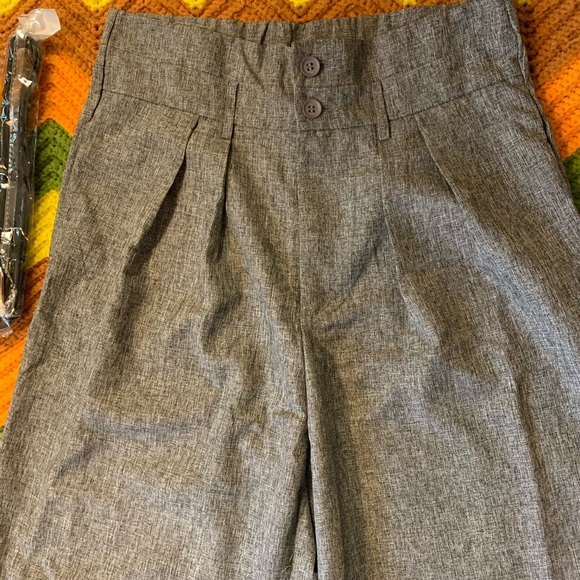 Brand new Women’s large SHEIN dress pants with front pleats. New belt included - Picture 4 of 10